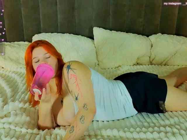 ClumsyNana webcam