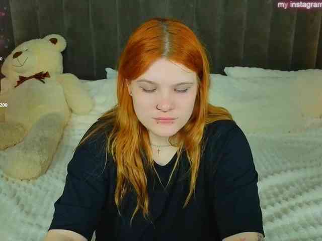ClumsyNana webcam