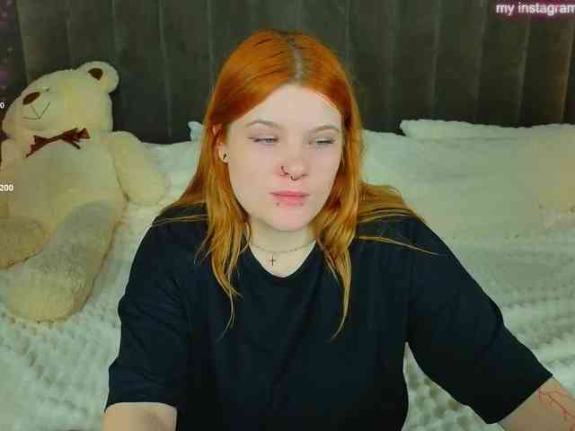 ClumsyNana webcam