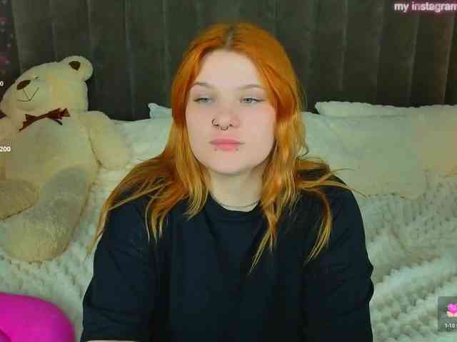 ClumsyNana webcam