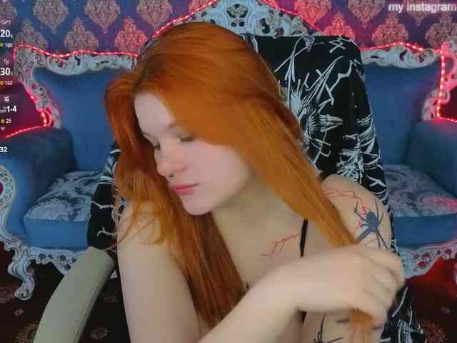 ClumsyNana webcam