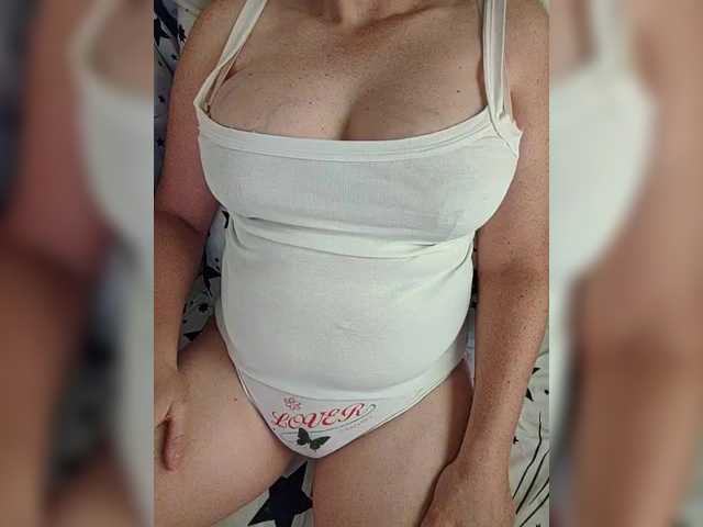 MasseuseLabi live cam on BongaCams