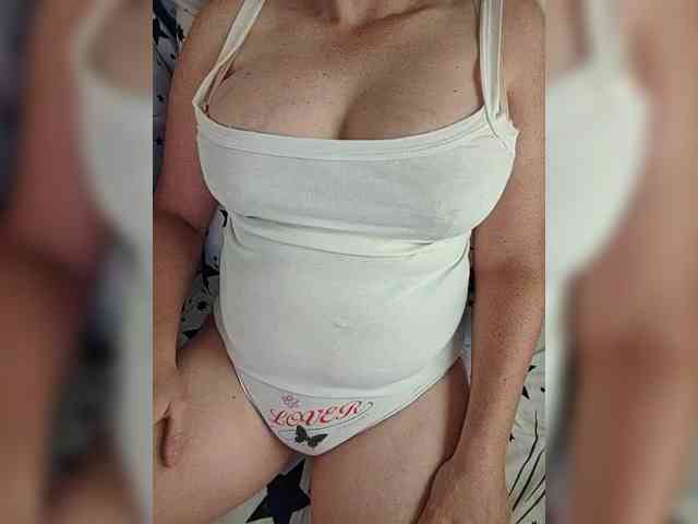MasseuseLabi webcam