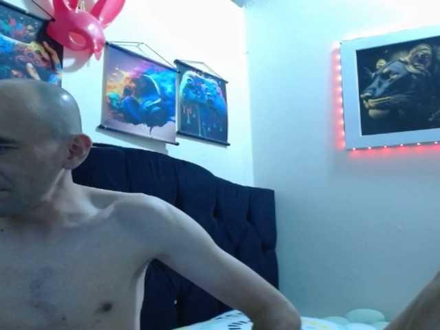 couplehot27 live cam on BongaCams