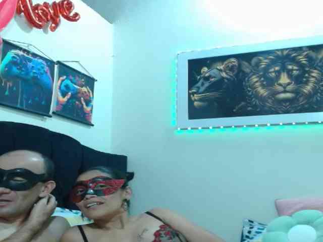 couplehot27 Live Webcam on BongaCams