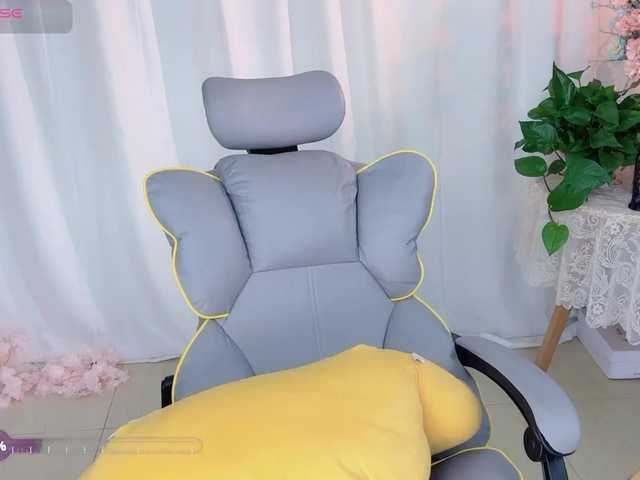 CN-weiwei's BongaCams show and profile