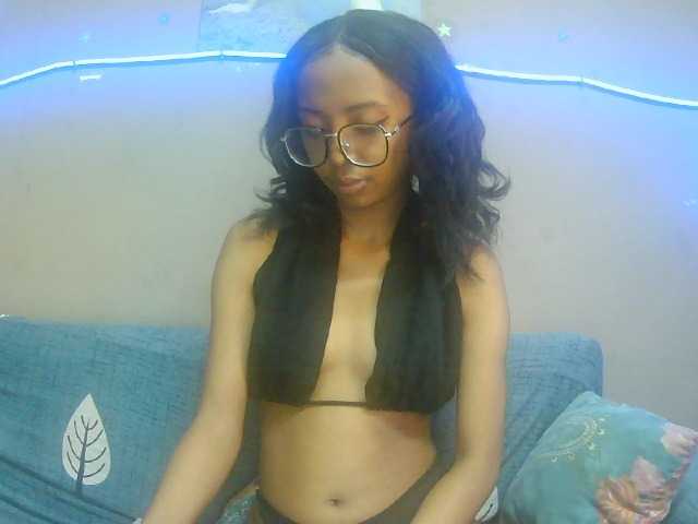 Marinahgrey Live Cam and Statistics on UnifiedCams