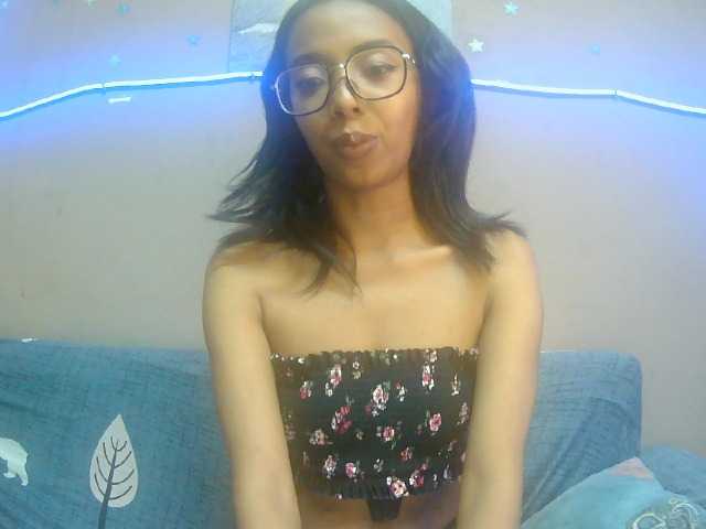 Marinahgrey Live Cam and Statistics on UnifiedCams