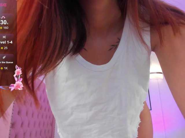 QueenLatina live cam on BongaCams