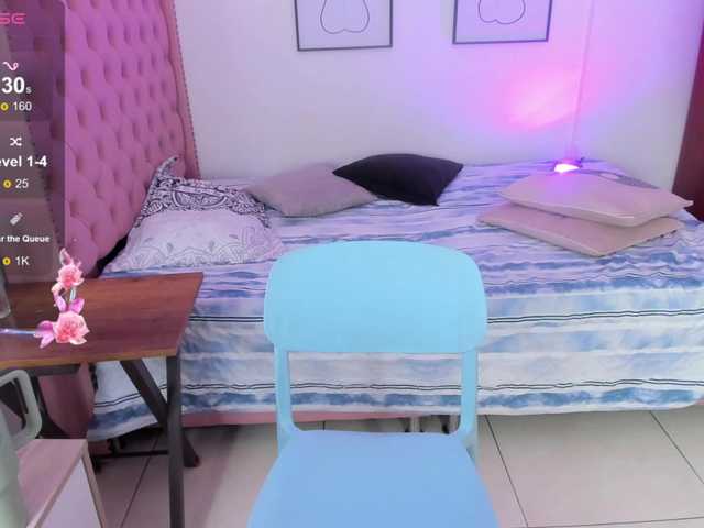 QueenLatina live cam on BongaCams