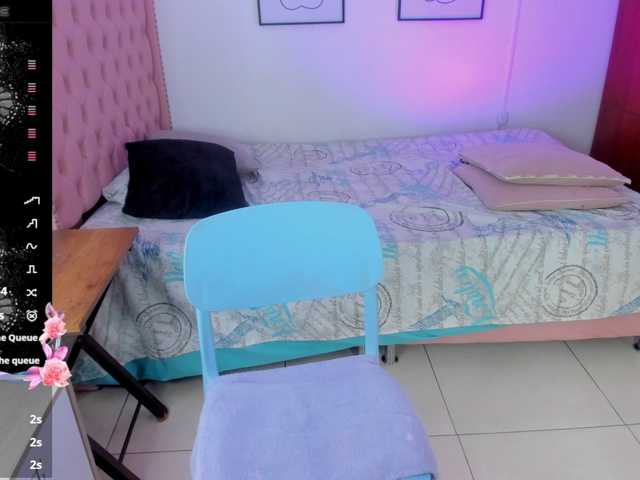 QueenLatina live cam on BongaCams