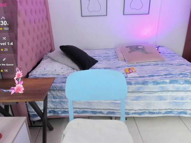 QueenLatina live webcam show