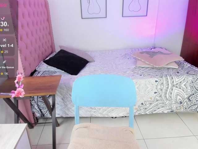 QueenLatina live webcam show
