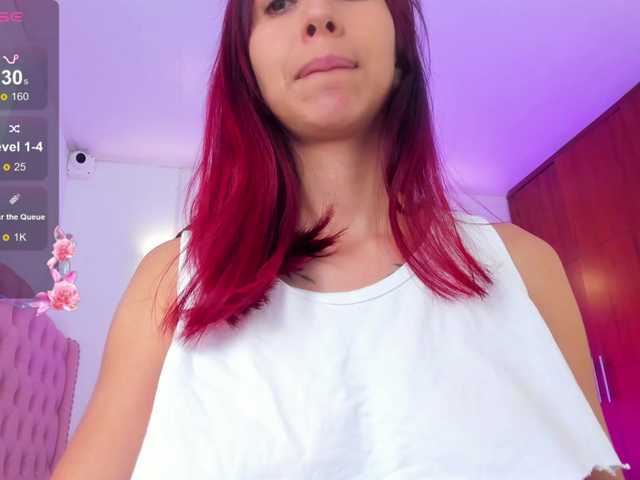 QueenLatina live cam on BongaCams