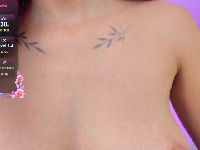 QueenLatina live cam on BongaCams