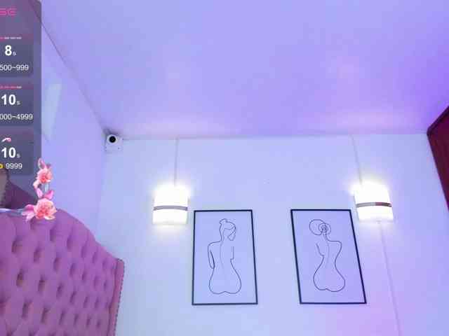 QueenLatina webcam