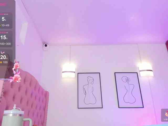 QueenLatina webcam