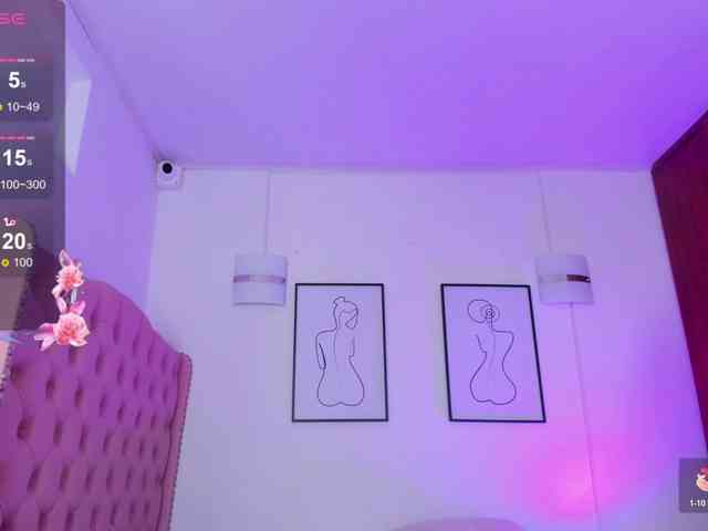 QueenLatina webcam