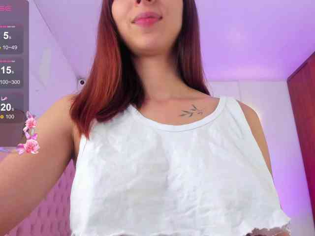QueenLatina webcam