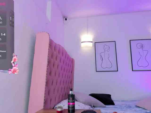 QueenLatina webcam