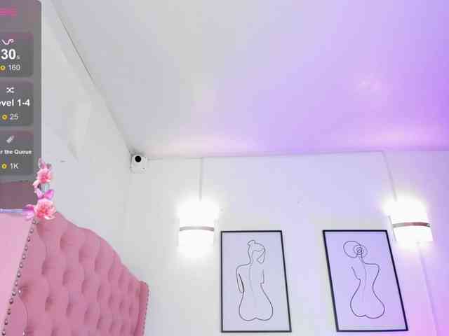 QueenLatina webcam