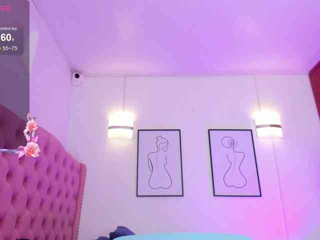 QueenLatina webcam