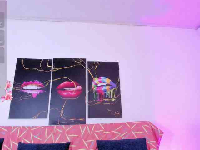 QueenLatina webcam