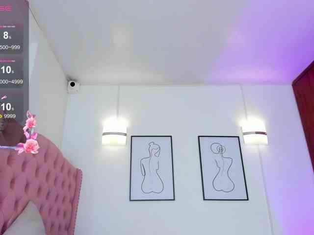 QueenLatina webcam
