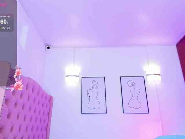 QueenLatina webcam
