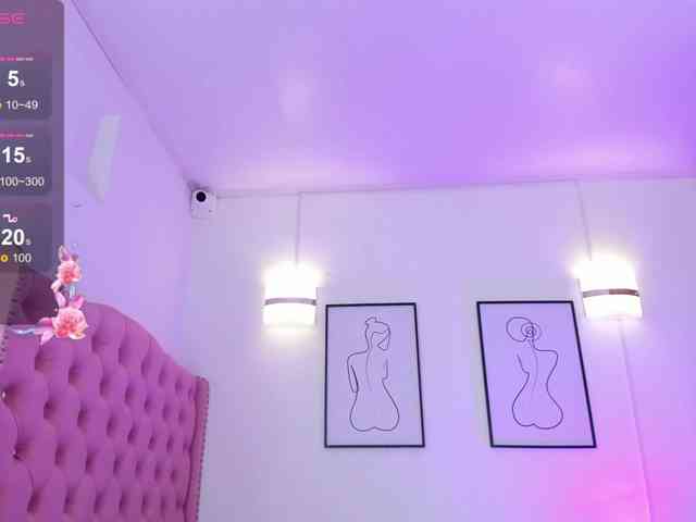 QueenLatina webcam
