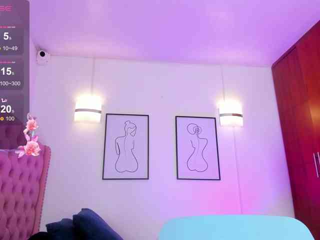 QueenLatina webcam
