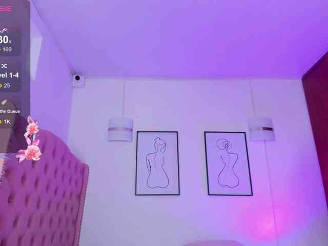 QueenLatina webcam