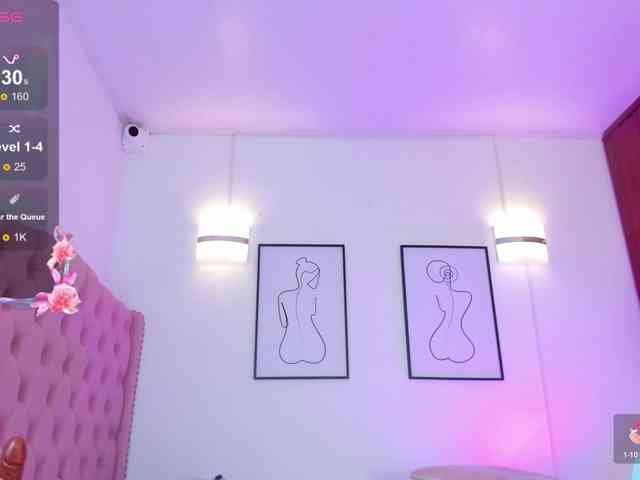QueenLatina webcam