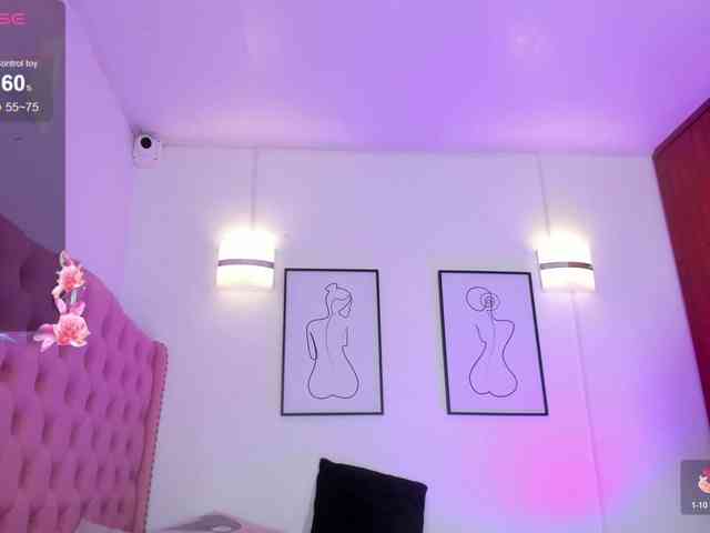 QueenLatina webcam