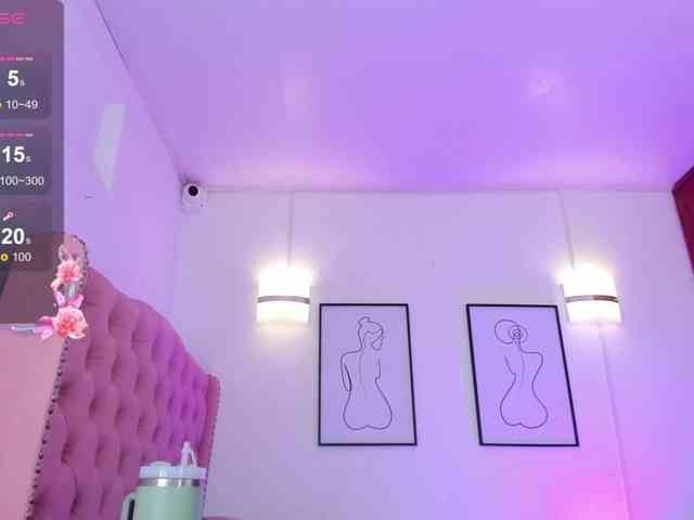 QueenLatina webcam