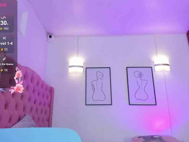 QueenLatina webcam
