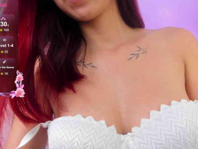 QueenLatina webcam