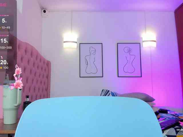 QueenLatina webcam