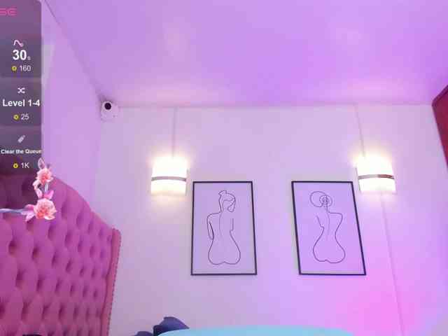 QueenLatina webcam