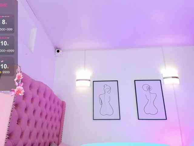 QueenLatina webcam