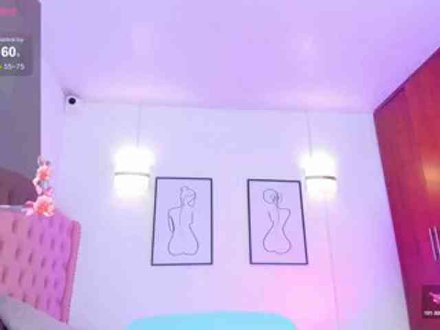 QueenLatina webcam
