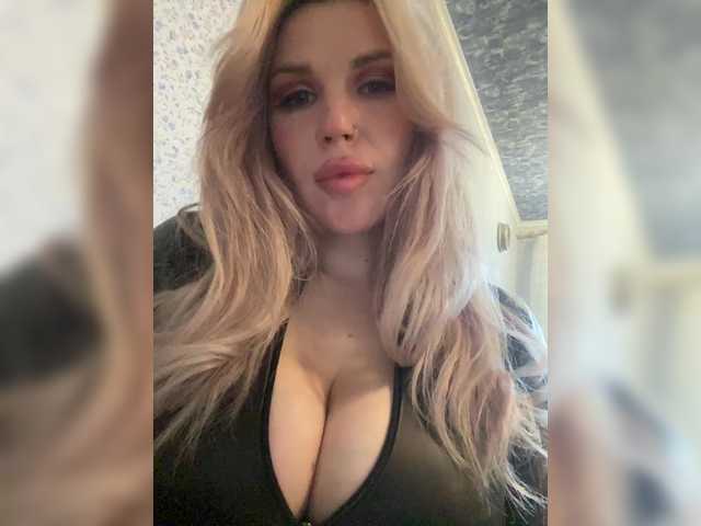 SonaZ live cam on BongaCams