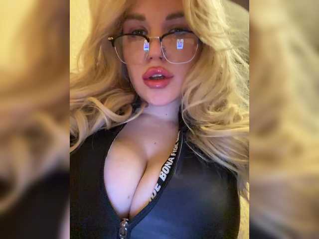 SonaZ live cam on BongaCams