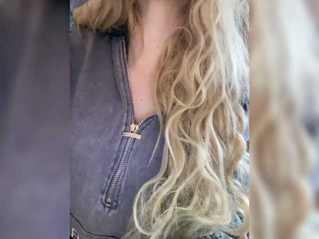 SonaZ in webcam