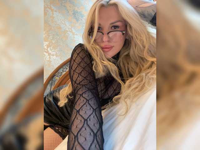 SonaZ live cam on BongaCams