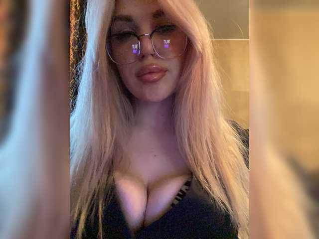 SonaZ live cam on BongaCams