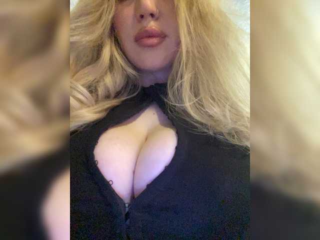 SonaZ live webcam show