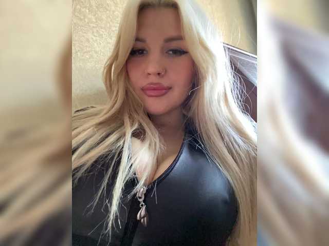 mmmmmm----- live webcam show