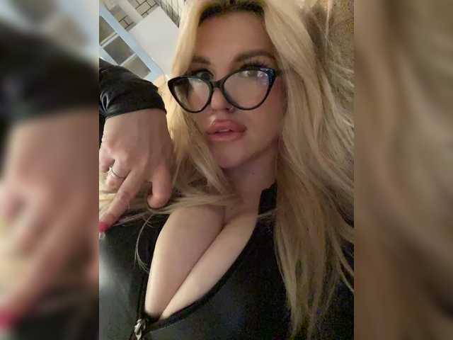 SonaZ live cam on BongaCams