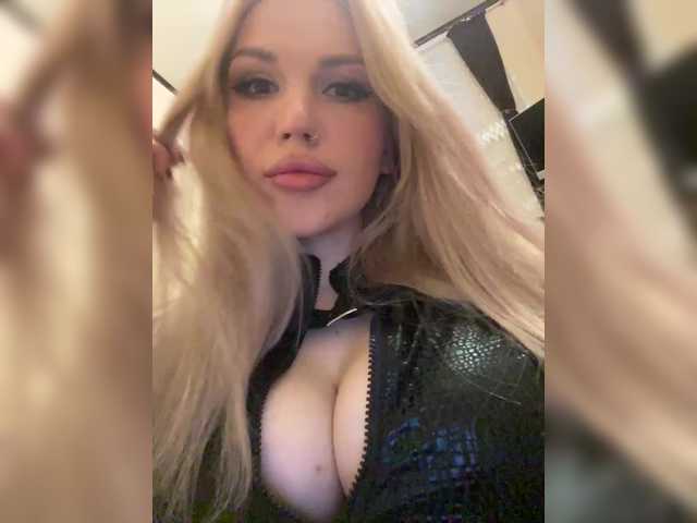 mmmmmm----- live webcam show